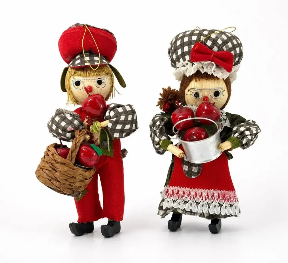 Vintage Kurt S Adler Apple Picking Couple Ornaments 5” Taiwan Set of 2